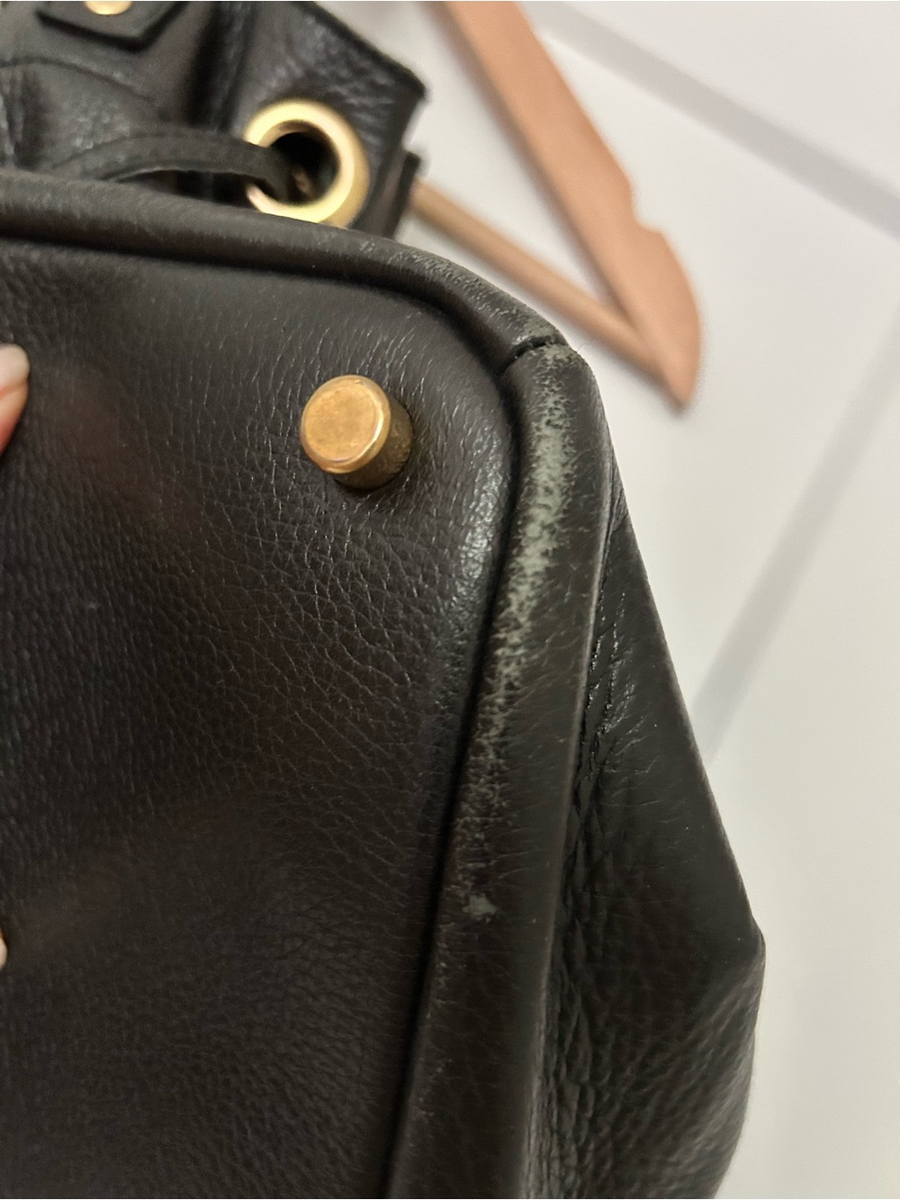Yves Saint Laurent Black Leather Shoulder Bag with Gold Chain Hardware - Picture 5 of 7